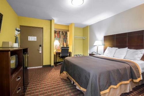 Rodeway Inn image 3