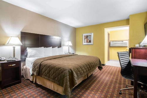Rodeway Inn image 4